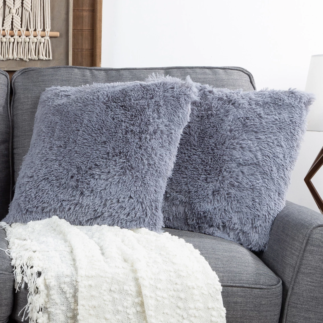 Brand new ???? Hastings Home 2 Pc. Faux Fur Shag Pillows Set ???? 6 Brand new ???? Hastings Home 2 Pc. Faux Fur Shag Pillows Set ???? - Image 4